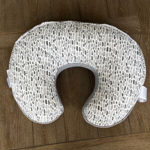 Boppy Pebble Gray and White Accent Pillow